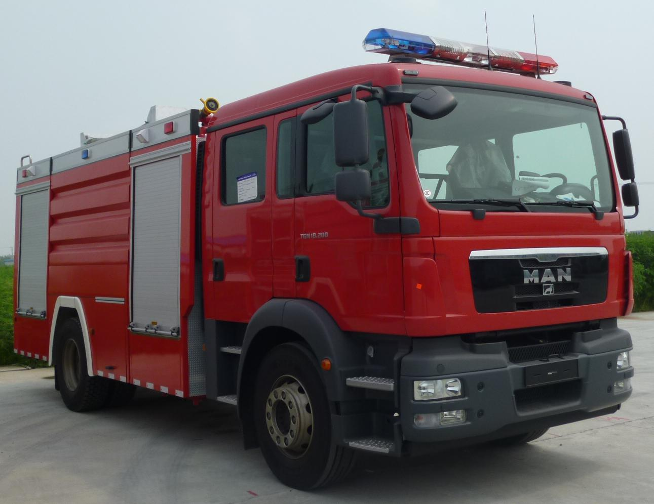 大型高压水罐消防车